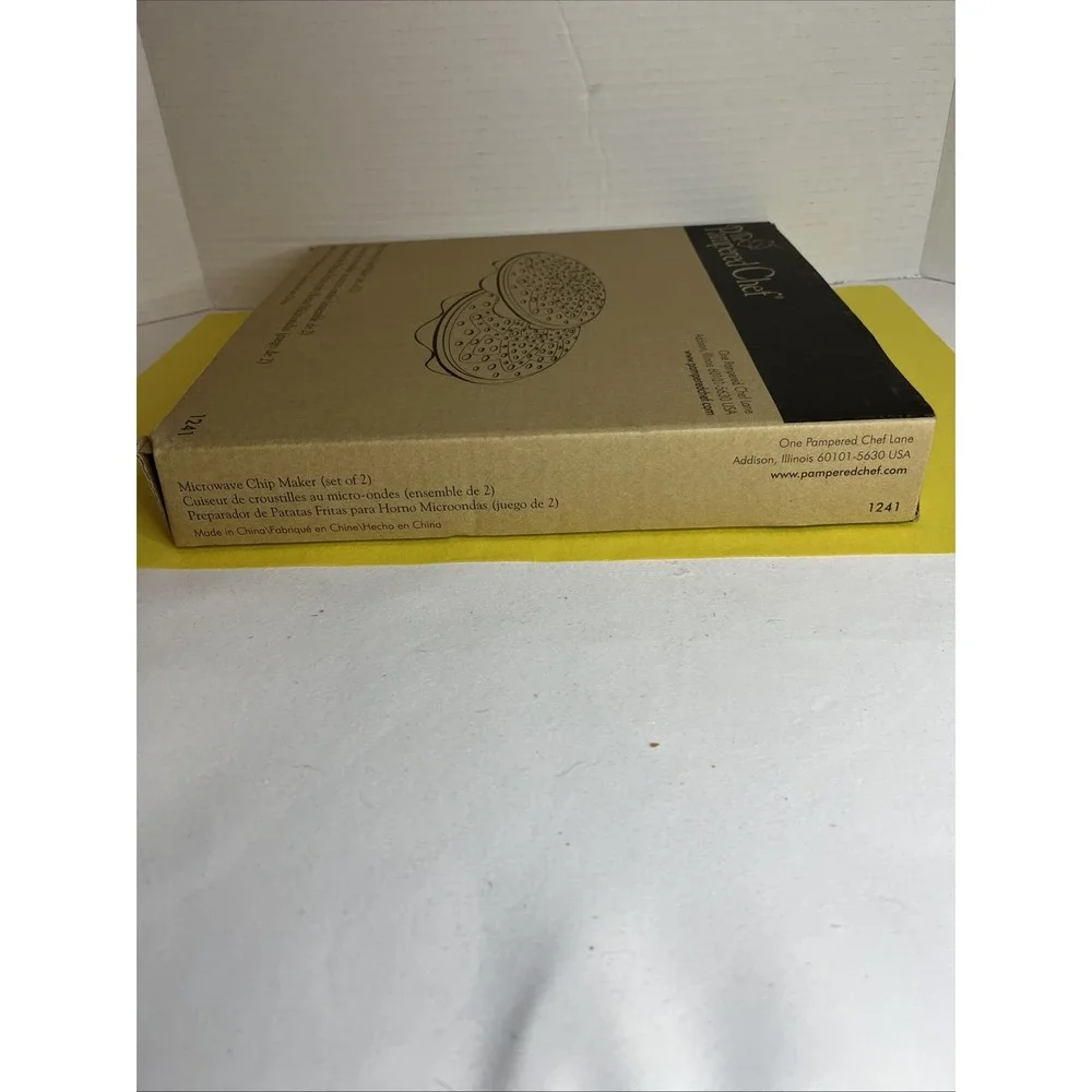 Pampered Chef Black Silicone 2 piece set Microwave Potato Chip Maker 1241 Snacks
